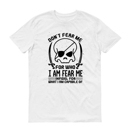 Don’t fear me skull  Unisex T-Shirt